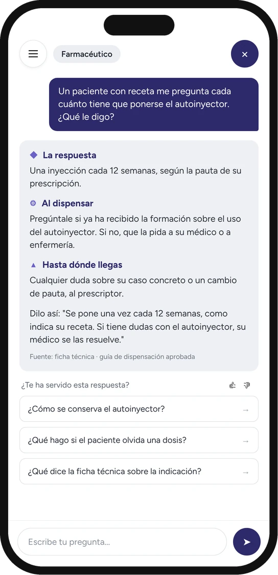 Un farmacéutico pregunta a Atrivity Assistant cada cuánto debe usar un paciente el autoinyector